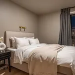 Premium Penthouse Sea & Mountain View In 2-bathrooms, Free Parking In Garage