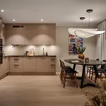 Premium Penthouse Sea & Mountain View In 2-bathrooms, Free Parking In Garage Apartman