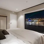Premium Penthouse Sea & Mountain View In 2-bathrooms, Free Parking In Garage
