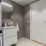 Premium Penthouse Sea & Mountain View In 2-bathrooms, Free Parking In Garage