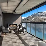 Premium Penthouse Sea & Mountain View In 2-bathrooms, Free Parking In Garage * Tromso