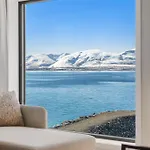 Premium Penthouse Sea & Mountain View In 2-bathrooms, Free Parking In Garage * Tromso