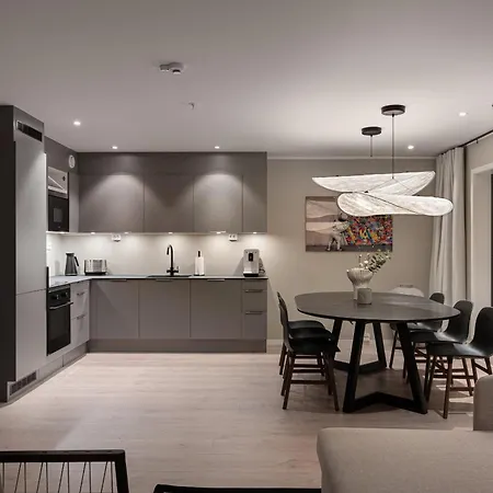 Premium Penthouse Sea & Mountain View In 2-bathrooms, Free Parking In Garage * Tromsø