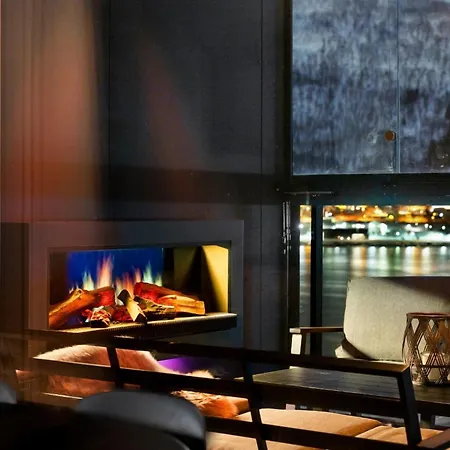 Premium Penthouse Sea & Mountain View In 2-bathrooms, Free Parking In Garage Apartment *