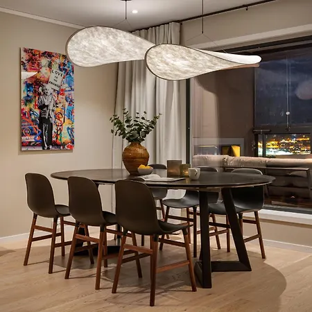 Апартаменты Premium Penthouse Sea & Mountain View In 2-bathrooms, Free Parking In Garage Тромсё
