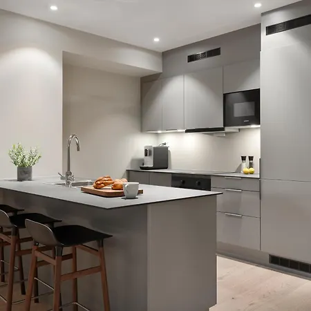 Premium Penthouse Sea & Mountain View In 2-bathrooms, Free Parking In Garage *