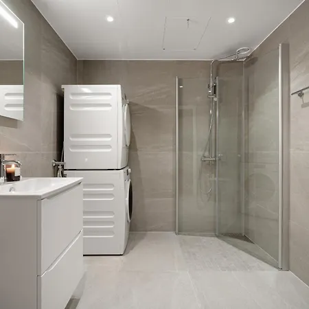 Premium Penthouse Sea & Mountain View In 2-bathrooms, Free Parking In Garage Tromso