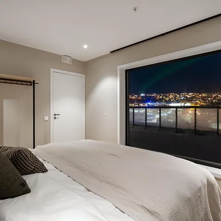 Premium Penthouse Sea & Mountain View In 2-bathrooms, Free Parking In Garage