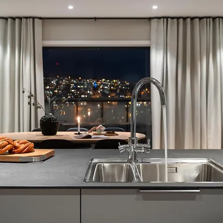 Premium Penthouse Sea & Mountain View *
