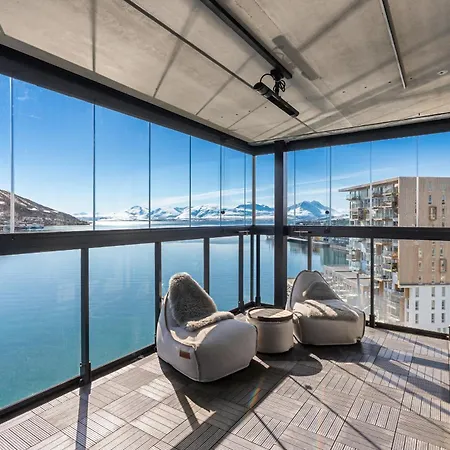 Premium Penthouse Sea & Mountain View In 2-bathrooms, Free Parking In Garage Tromsø