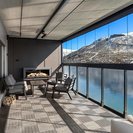 Premium Penthouse Sea & Mountain View In 2-bathrooms, Free Parking In Garage * Tromsø