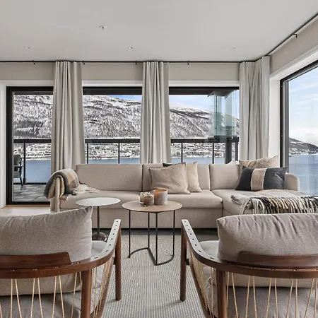 Premium Penthouse Sea & Mountain View In 2-bathrooms, Free Parking In Garage Tromso