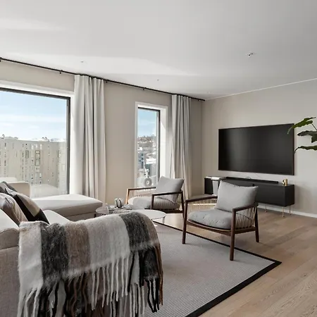 Premium Penthouse Sea & Mountain View In 2-bathrooms, Free Parking In Garage *
