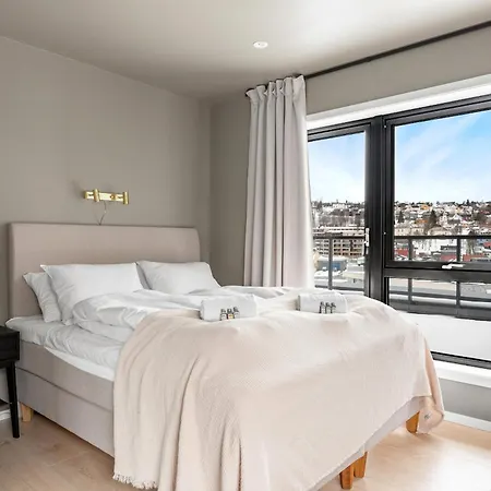 Appartement Premium Penthouse Sea & Mountain View In 2-bathrooms, Free Parking In Garage Tromsø