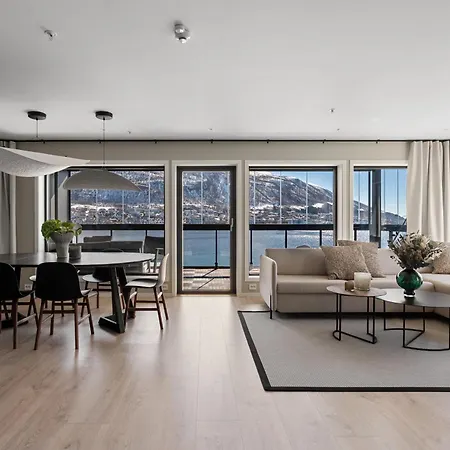 Premium Penthouse Sea & Mountain View In 2-bathrooms, Free Parking In Garage Apartman *