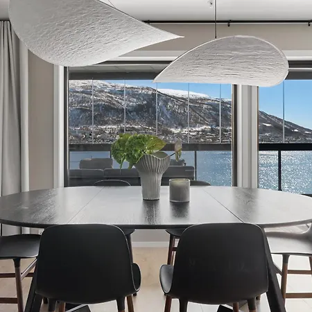 Апартаменты Premium Penthouse Sea & Mountain View Тромсё