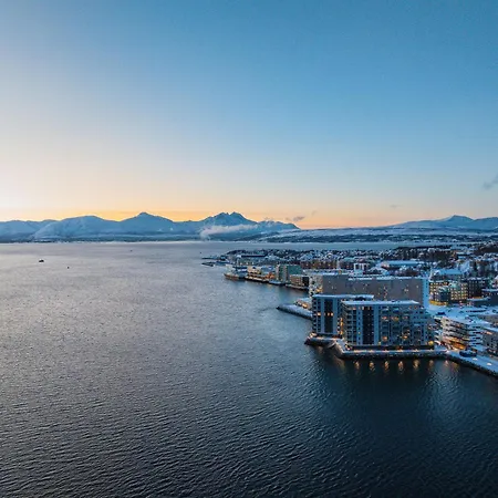 Premium Penthouse Sea & Mountain View In 2-bathrooms, Free Parking In Garage Apartment