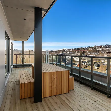 Premium Penthouse Sea & Mountain View In 2-bathrooms, Free Parking In Garage Apartment *