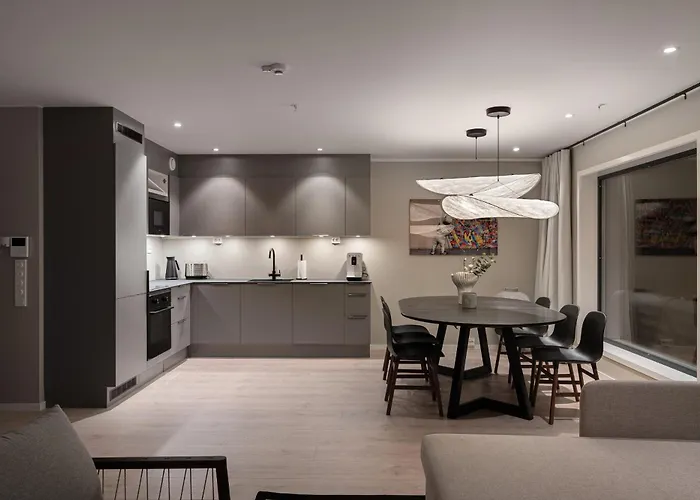 Premium Penthouse Sea & Mountain View In 2-bathrooms, Free Parking In Garage * Tromsø