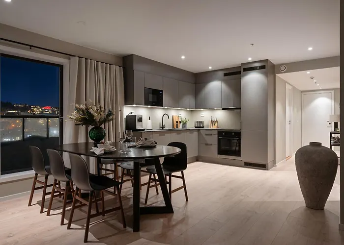 Premium Penthouse Sea & Mountain View In 2-bathrooms, Free Parking In Garage Apartment *
