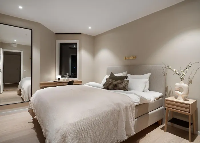 Premium Penthouse Sea & Mountain View In 2-bathrooms, Free Parking In Garage Apartment