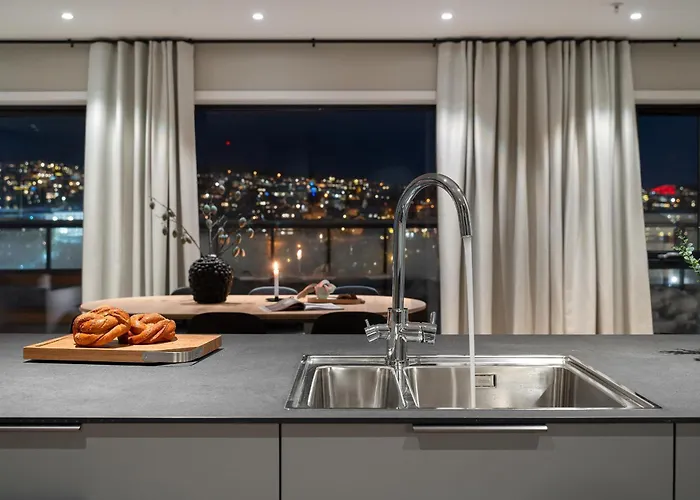 Apartament Premium Penthouse Sea & Mountain View In 2-bathrooms, Free Parking In Garage *