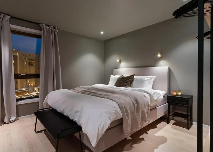 Premium Penthouse Sea & Mountain View In 2-bathrooms, Free Parking In Garage * Tromsø