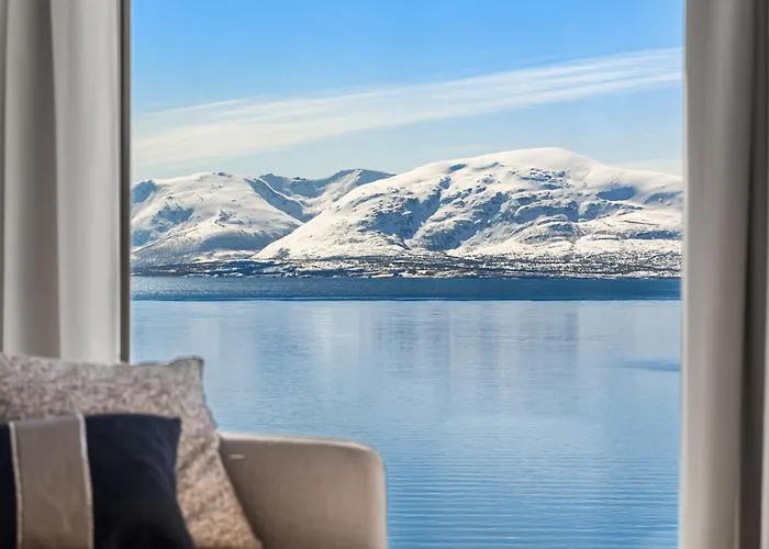 Premium Penthouse Sea & Mountain View In 2-bathrooms, Free Parking In Garage Apartament Tromsø