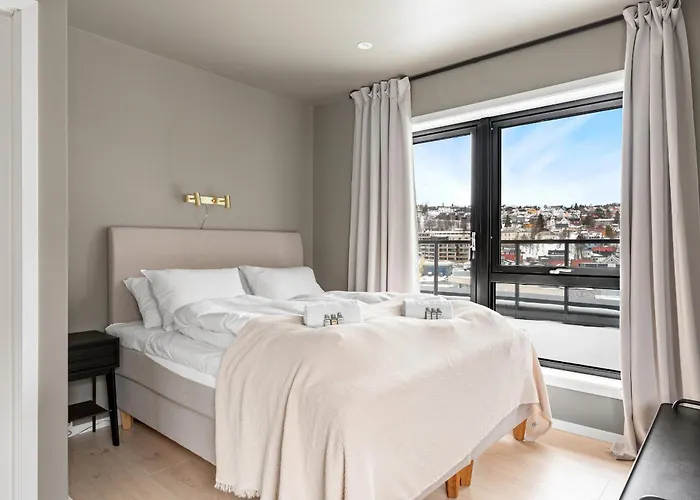 Apartment Premium Penthouse Sea & Mountain View In 2-bathrooms, Free Parking In Garage Tromsø