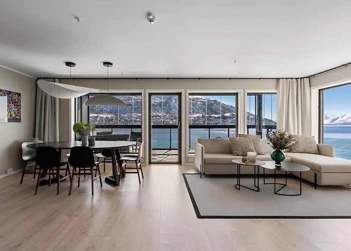 Premium Penthouse Sea & Mountain View In 2-bathrooms, Free Parking In Garage Apartment *
