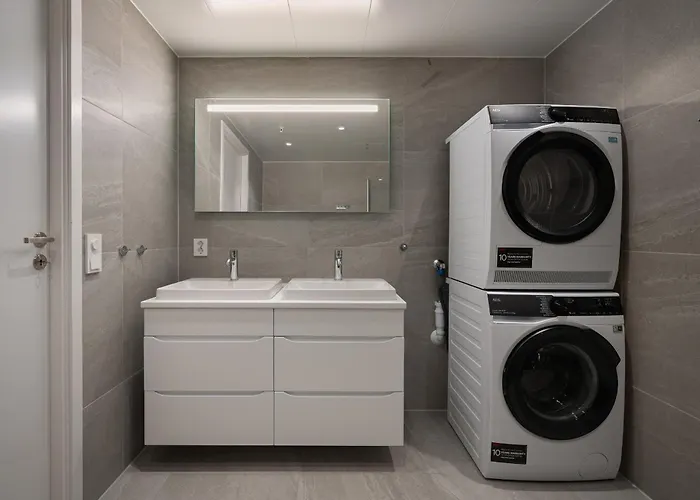 Premium Penthouse Sea & Mountain View In 2-bathrooms, Free Parking In Garage Tromsø