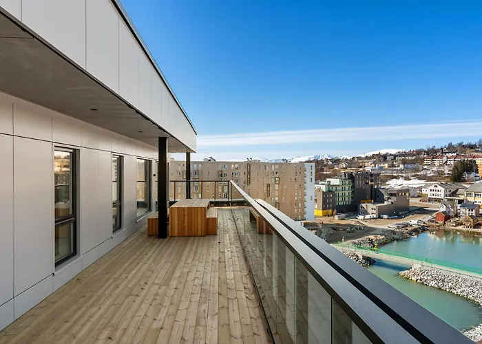 Premium Penthouse Sea & Mountain View In 2-bathrooms, Free Parking In Garage *