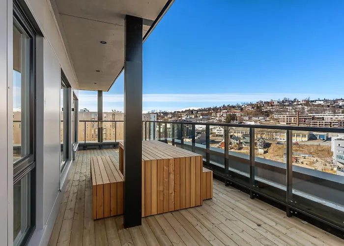 Premium Penthouse Sea & Mountain View In 2-bathrooms, Free Parking In Garage Apartment *